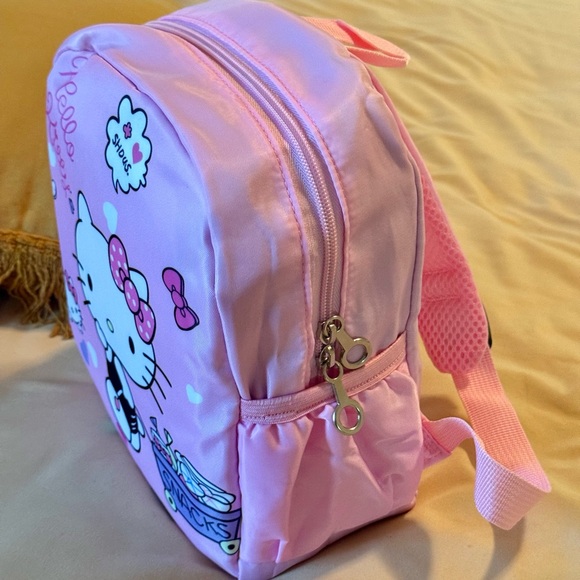 Hello Kitty Backpack - Picture 4 of 13